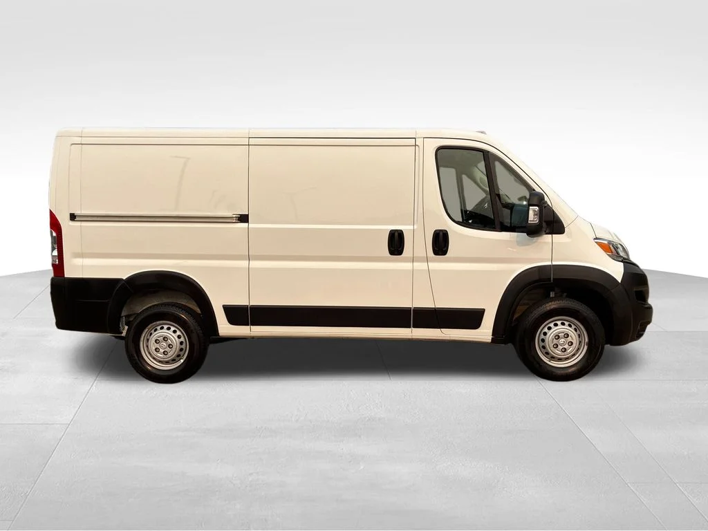Used 2025 White Ram Base image 7