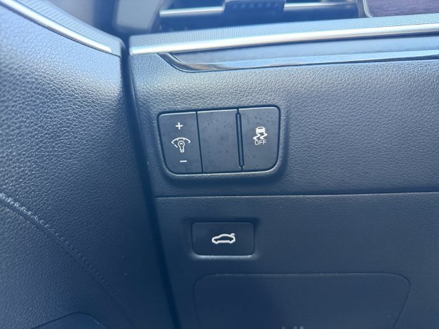 Used 2025 Gray Kia LXS image 17