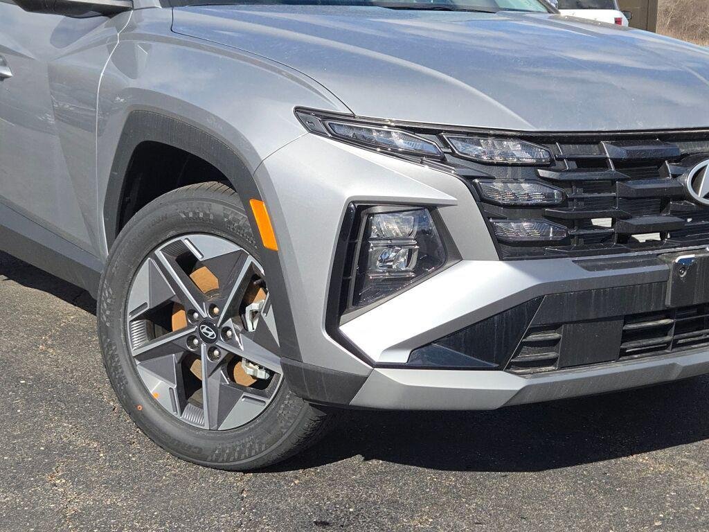 New 2026 Silver Hyundai SEL AWD image 3
