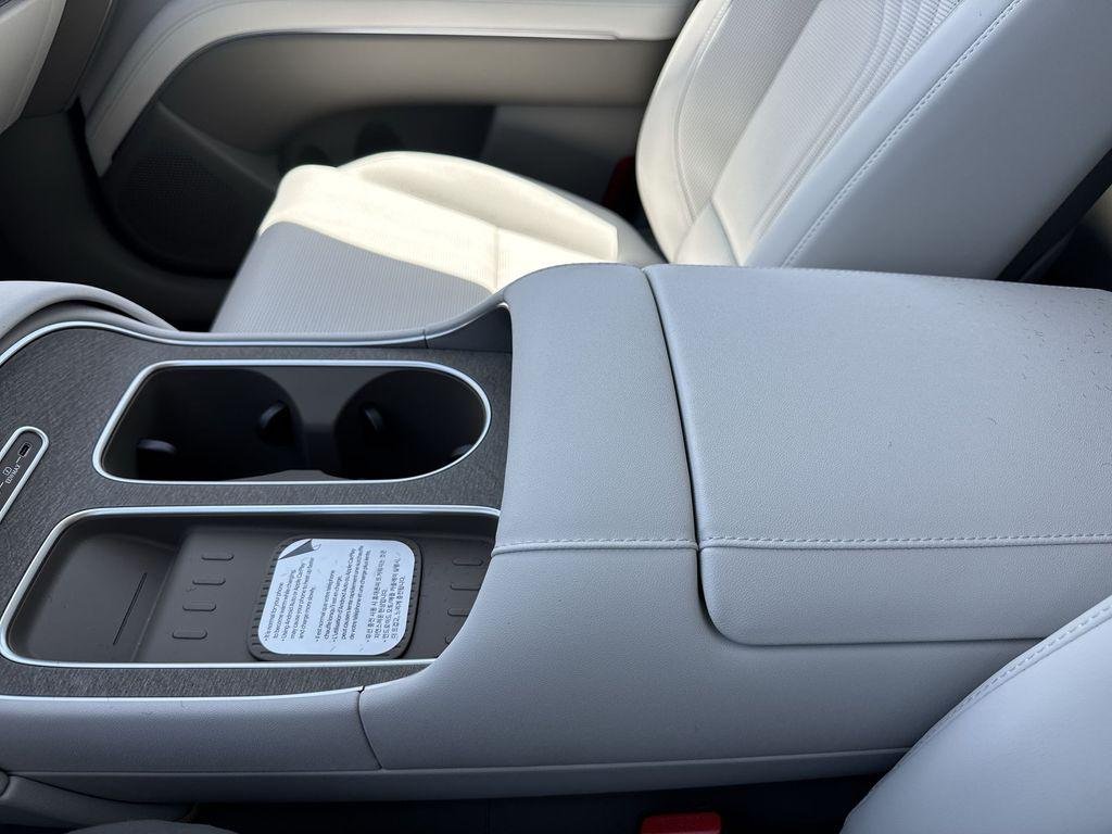 New 2026 Creamy White Pearl Hyundai Blue SEL Premium 7P image 24