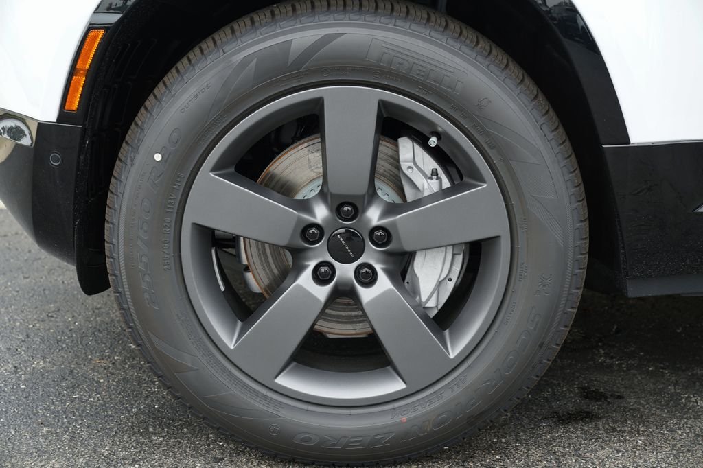 New 2026 Fuji White Land Rover X-Dynamic SE image 8
