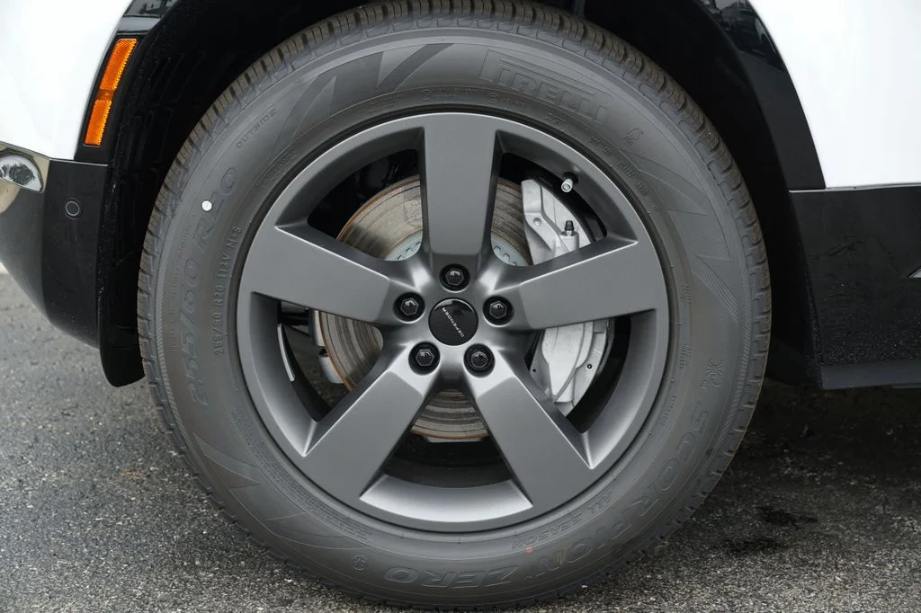 New 2026 Fuji White Land Rover X-Dynamic SE image 8