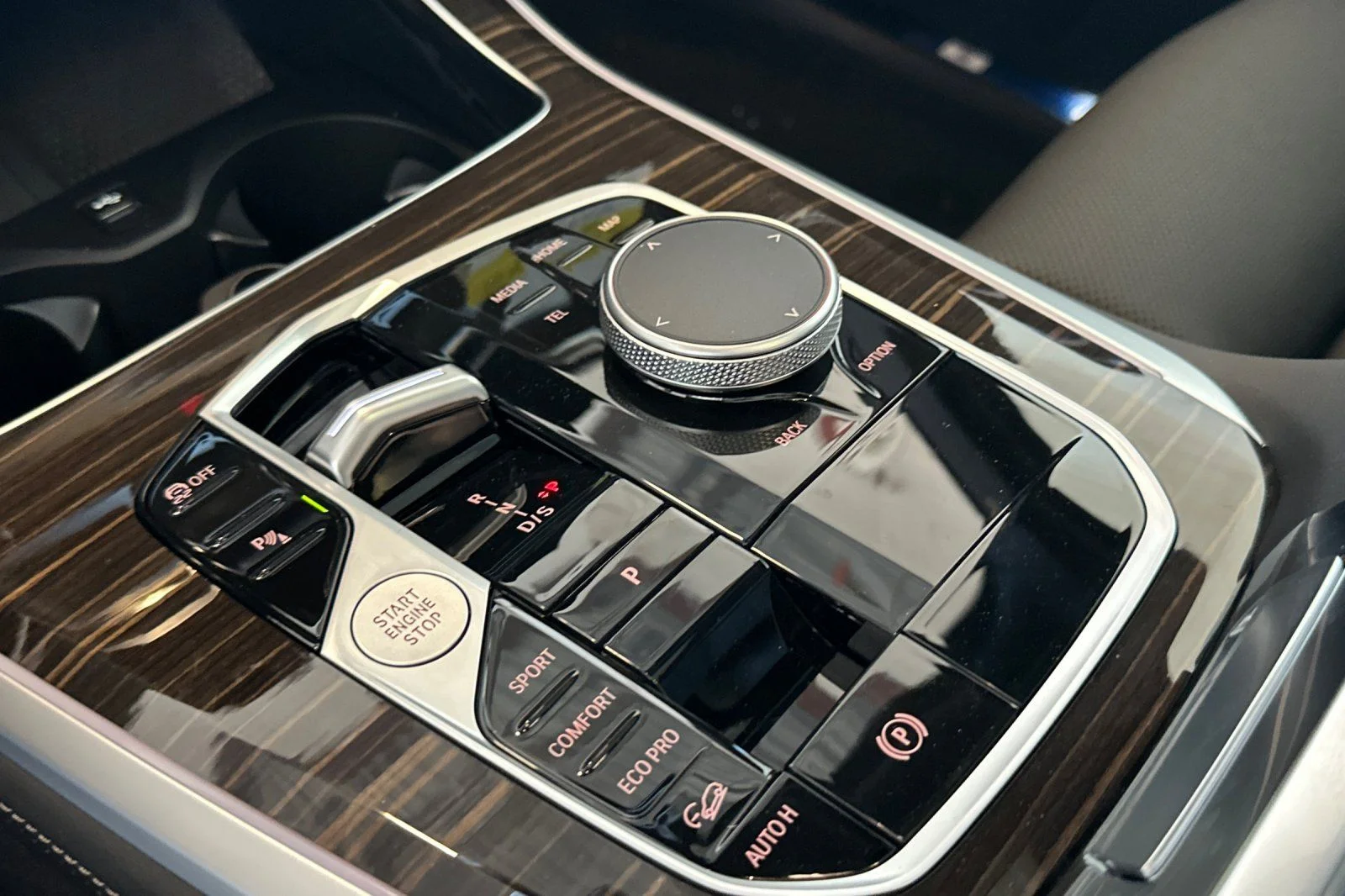 New 2026 Alpine White BMW xDrive40i image 19