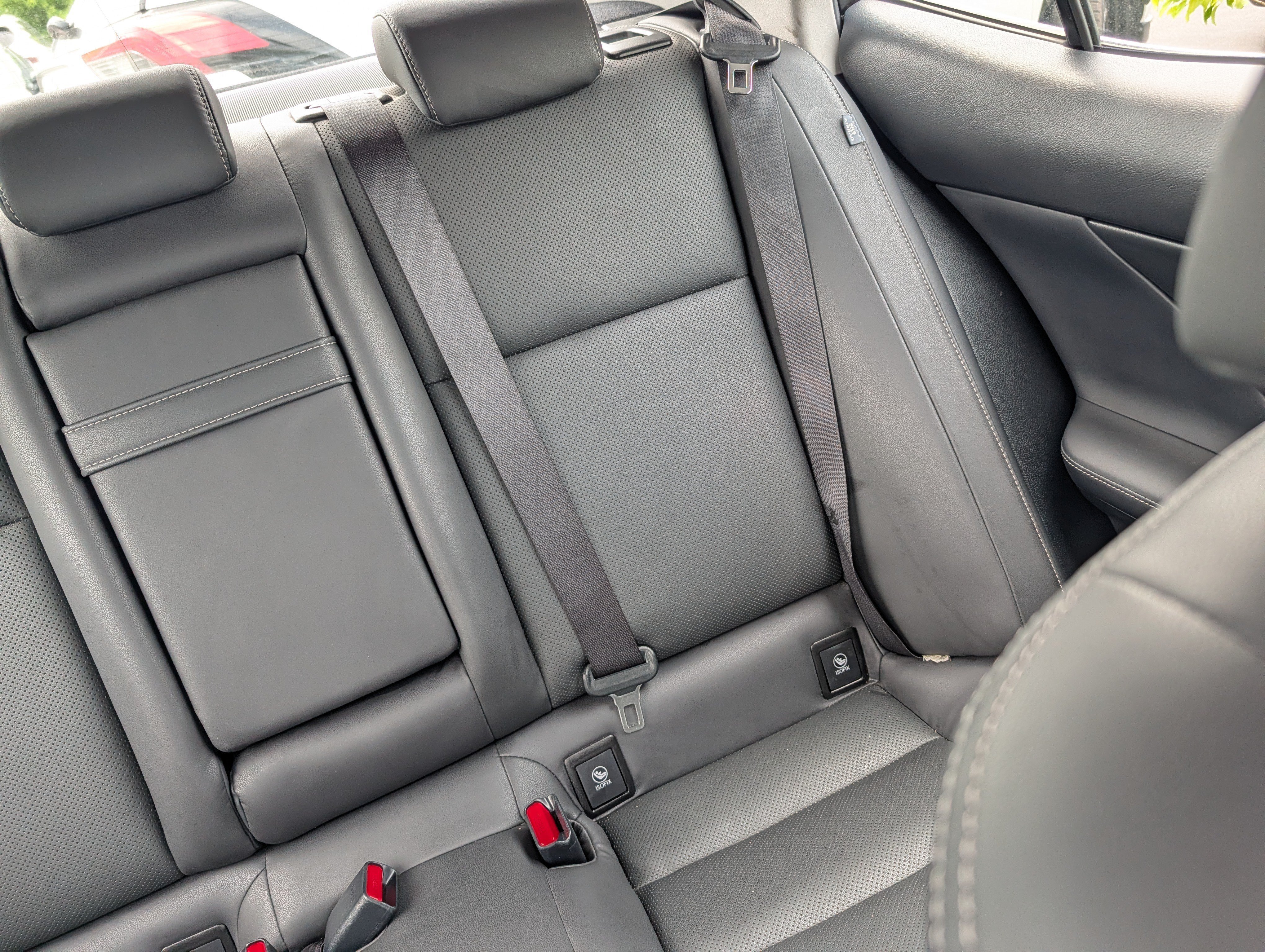 Used 2015 Atomic Silver Lexus  image 14