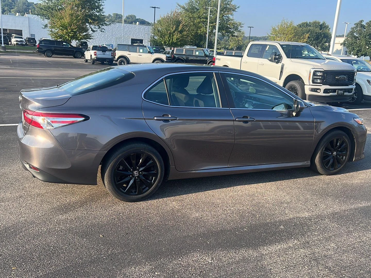 Used 2018 Predawn Gray Mica Toyota LE image 4