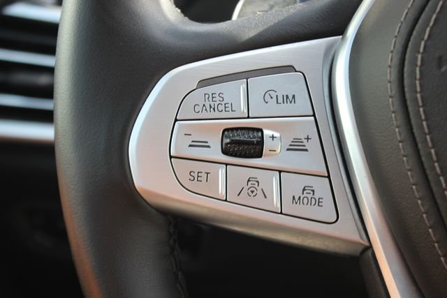 Used 2022 Blue BMW xDrive40i image 14