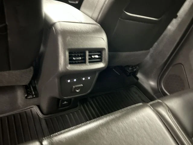 Used 2019 White Chevrolet Premier image 27