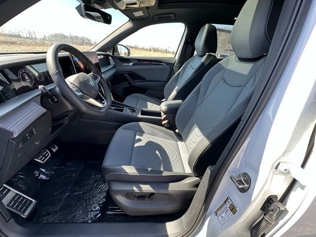 New 2026 Opal White W/Deep Black Roof Volkswagen 2.0T SE R-Line Black image 25