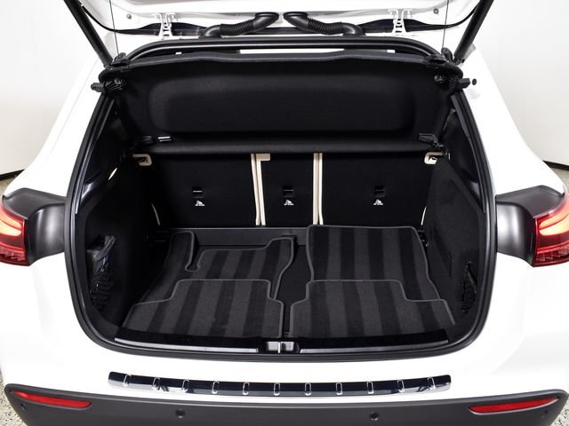 New 2026 Polar White Mercedes-Benz GLA 250 image 40