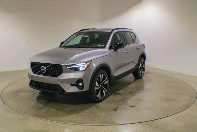 2026 Volvo XC40 B5 Plus