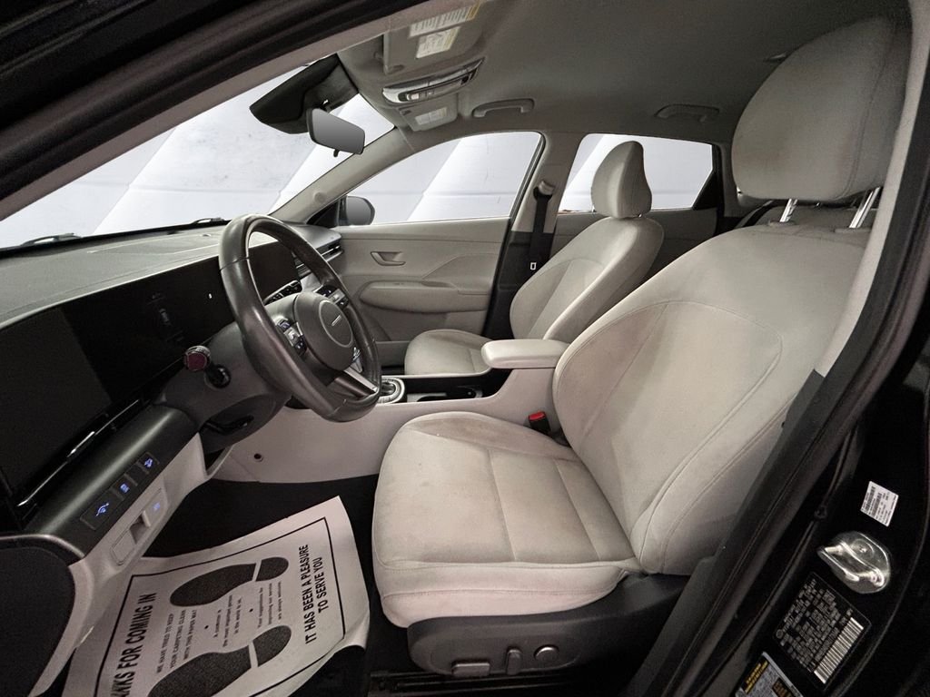 Used 2024 Black Hyundai SEL image 7