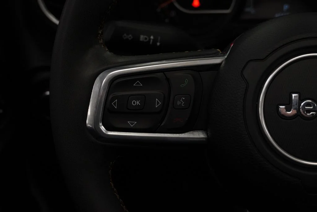 Used 2024 White Jeep Sahara image 34