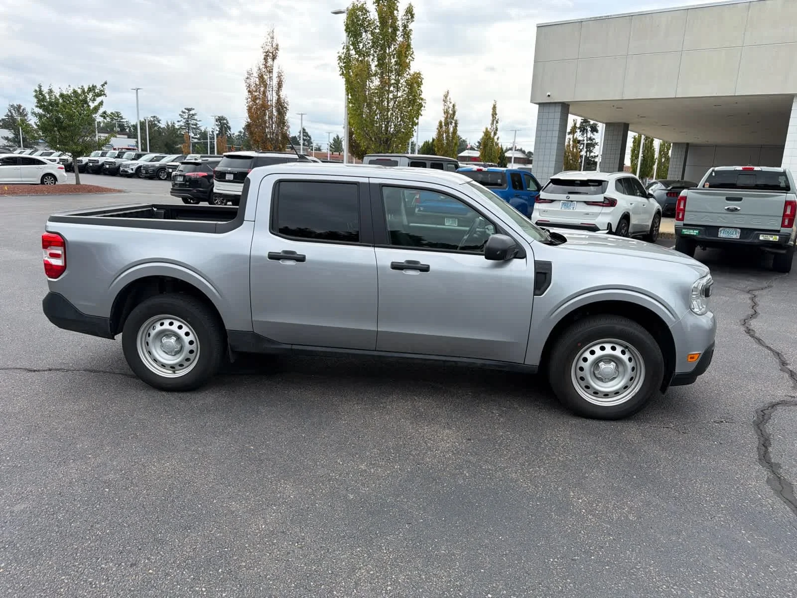 Used 2023 Iconic Silver Metallic Ford XL image 6