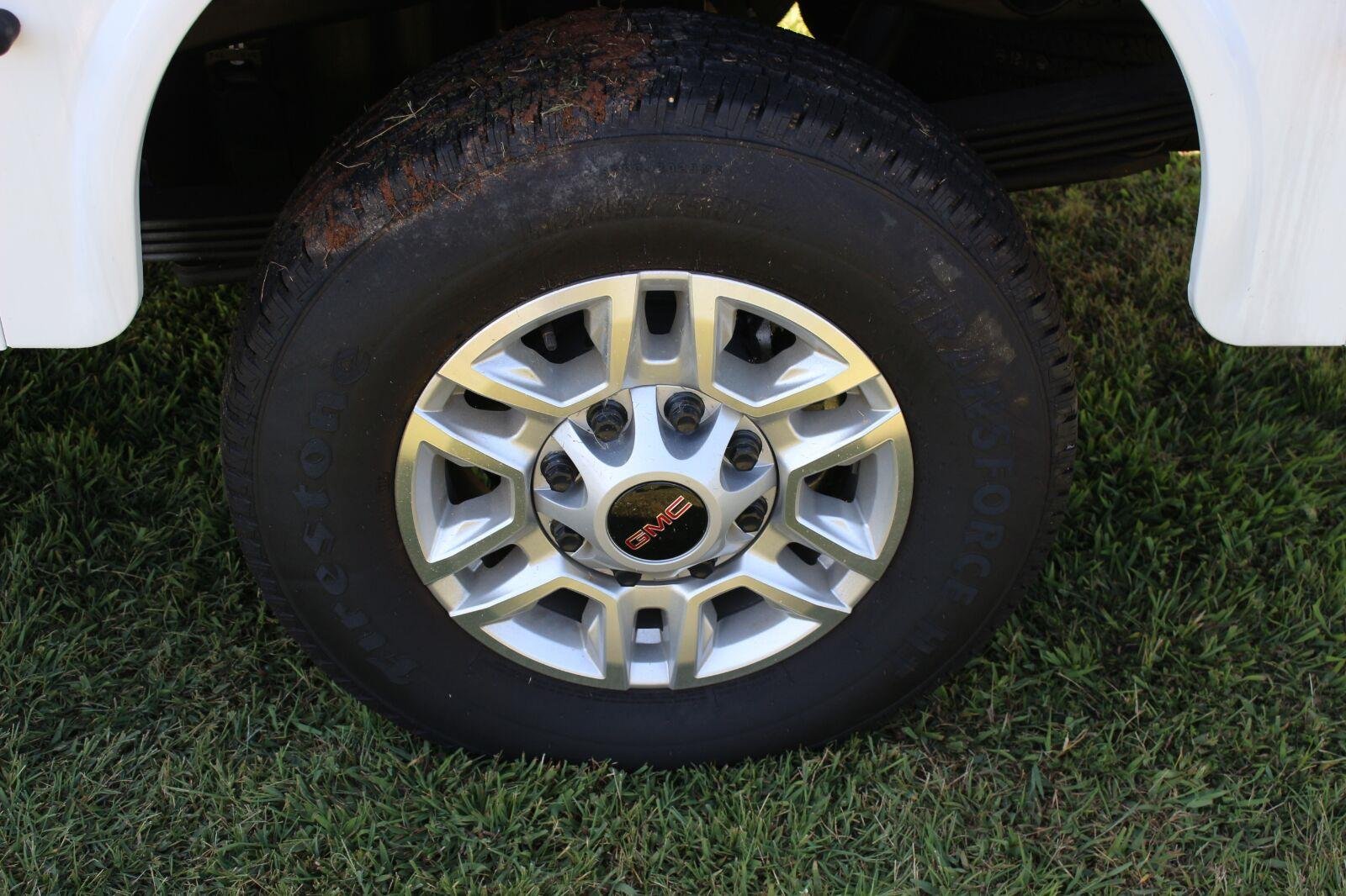 New 2026 Summit White GMC Pro image 31