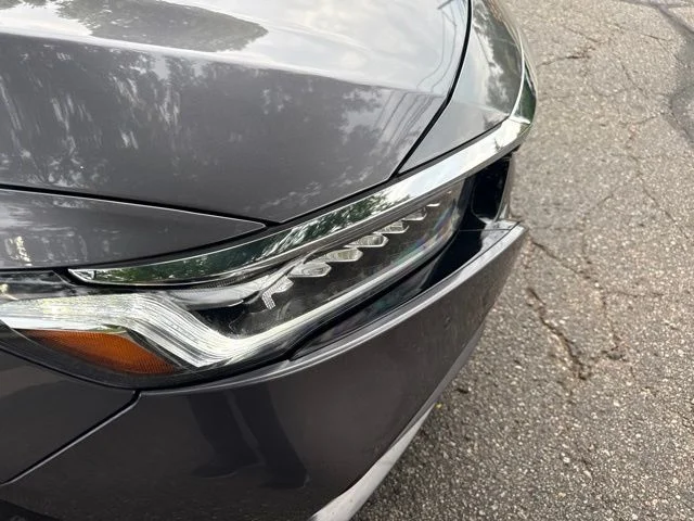 Used 2018 Modern Steel Metallic Honda Touring 2.0T image 4