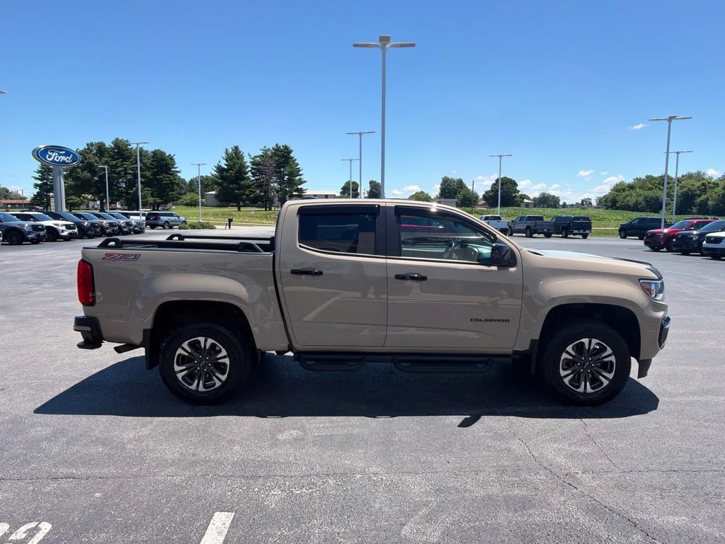 Used 2022 Sand Dune Metallic Chevrolet Z71 image 6