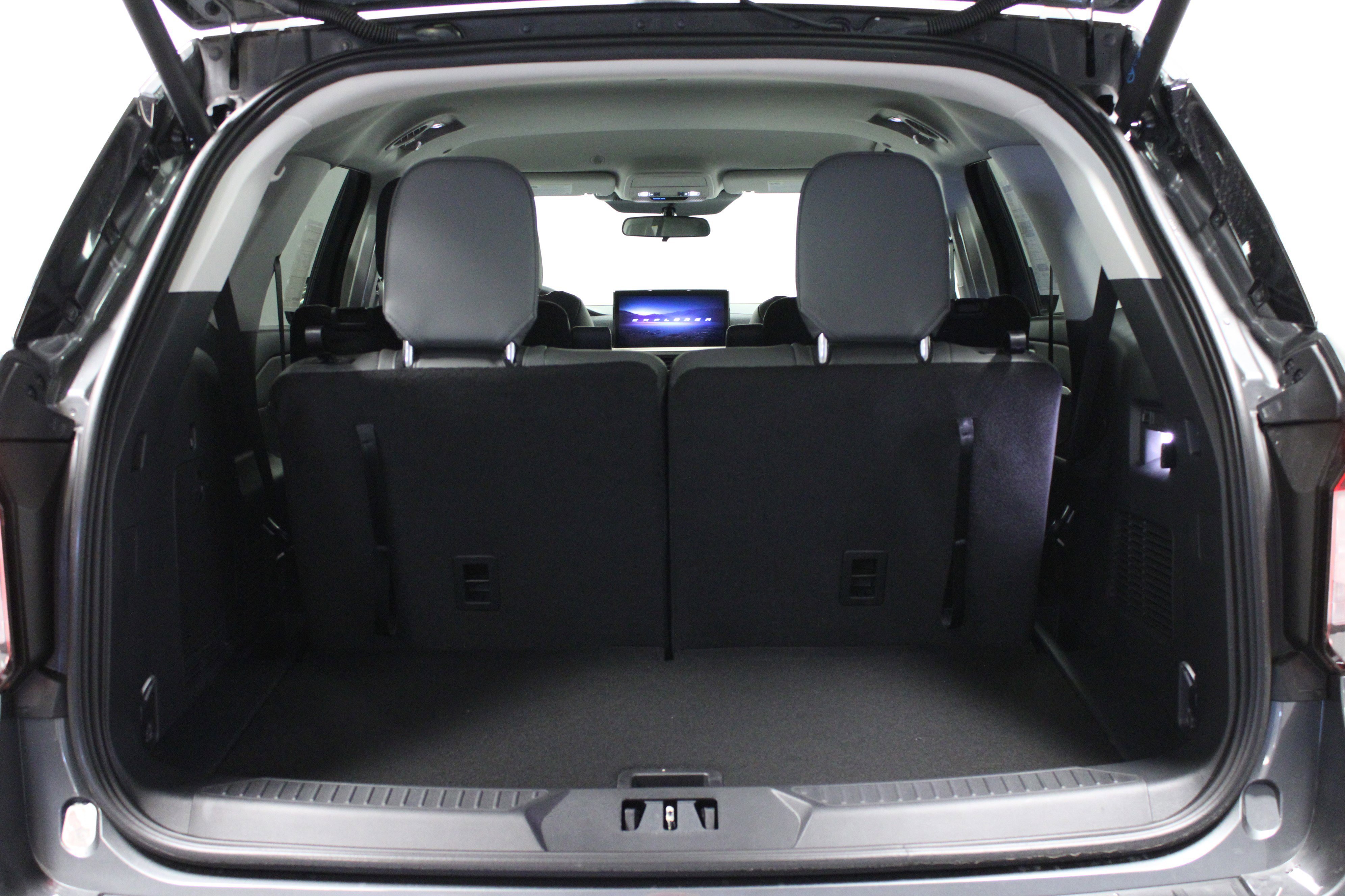 New 2026 Carbonized Gray Metallic Ford Active image 15