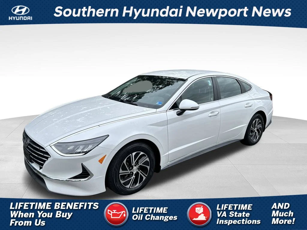 Used 2022 White Hyundai Blue image 1