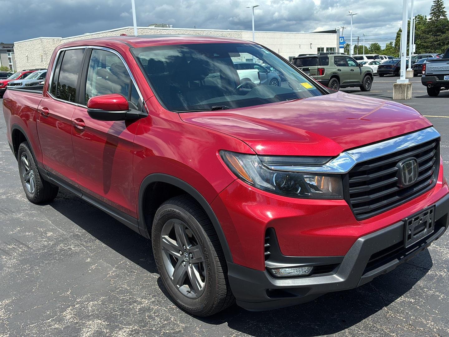Used 2023 Radiant Red Metallic II Honda RTL image 16