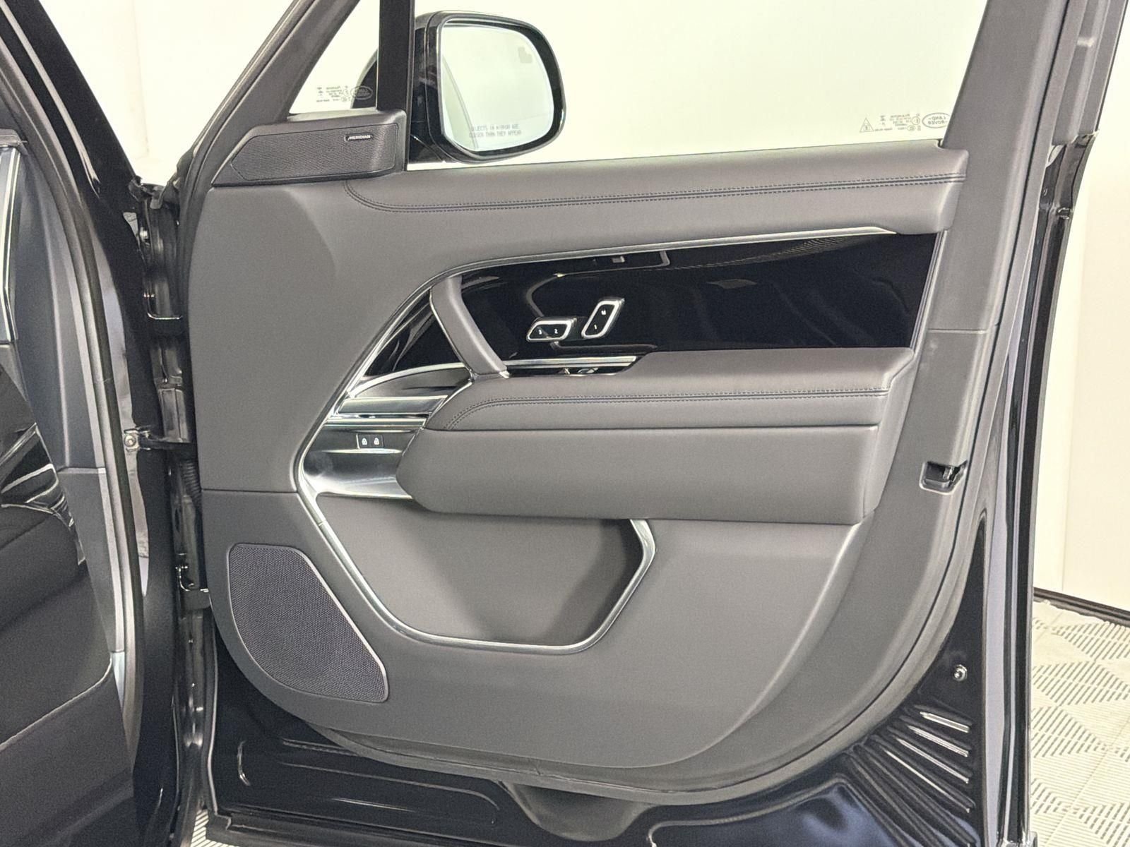 2026 Land Rover Range Rover SE - Photo 31