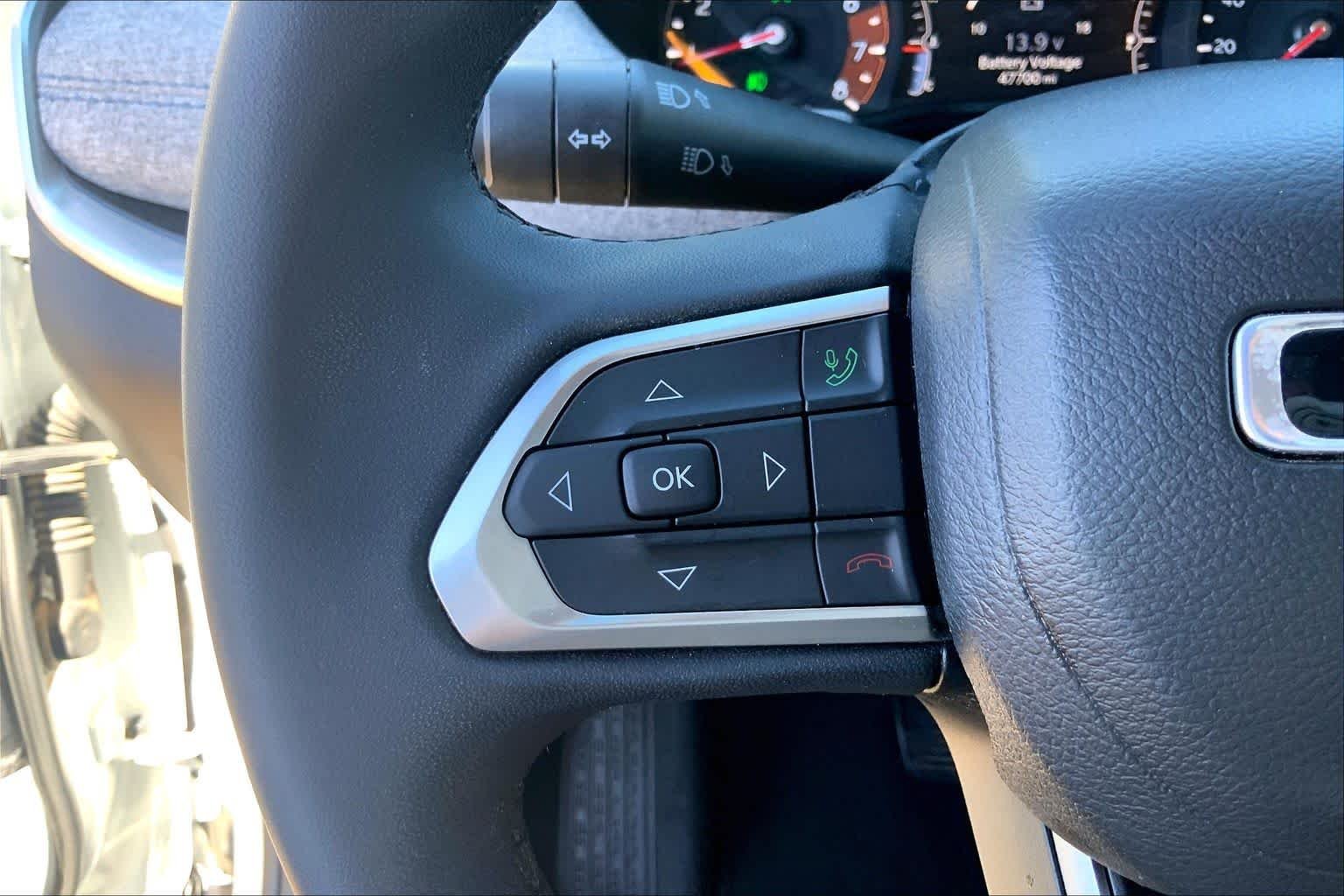 Certified Used 2023 Bright White Clearcoat Jeep Latitude image 24