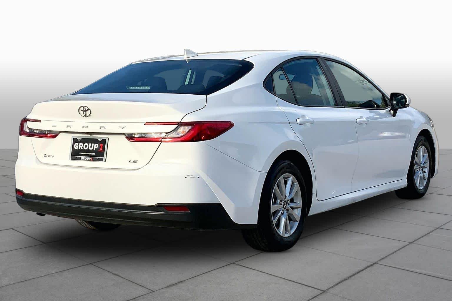 Used 2025 Ice Cap Toyota LE image 13