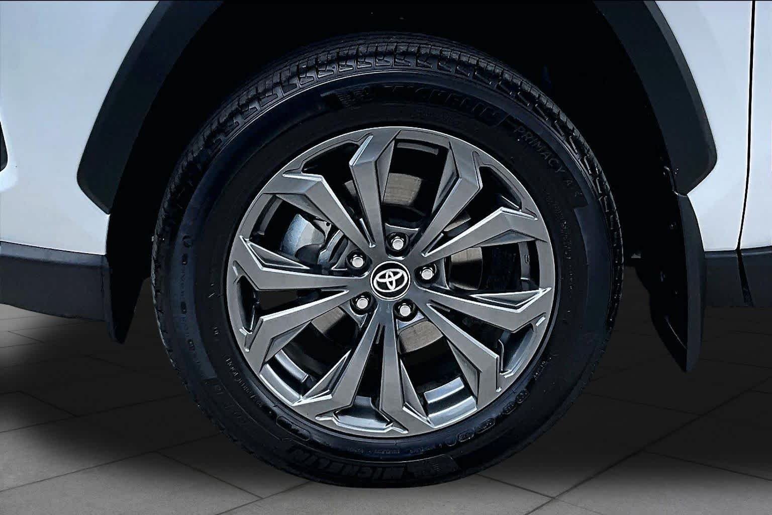 Used 2024 Wind Chill Pearl Toyota Hybrid Limited image 11