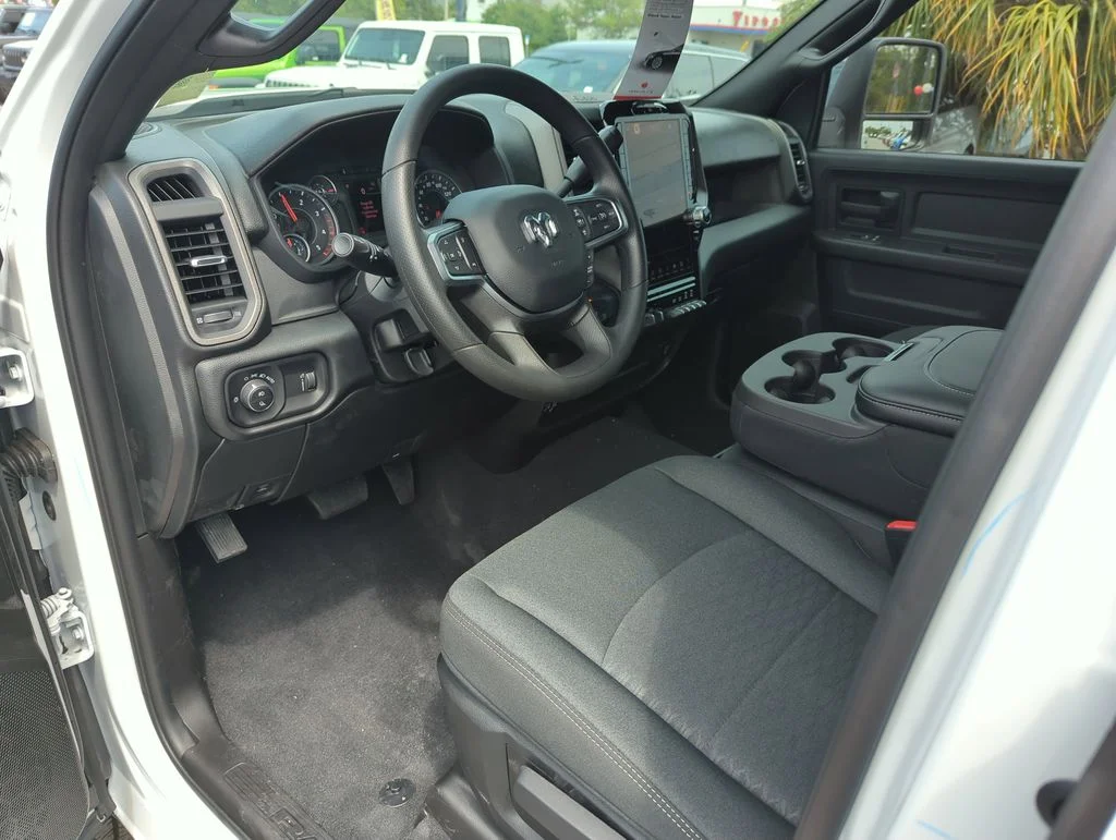 New 2026 Bright White Clearcoat RAM Tradesman image 11