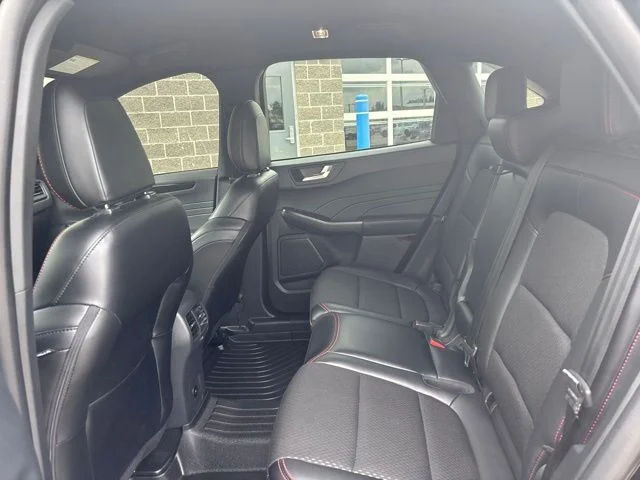 Used 2025 Agate Black Metallic Ford ST-Line Elite image 30