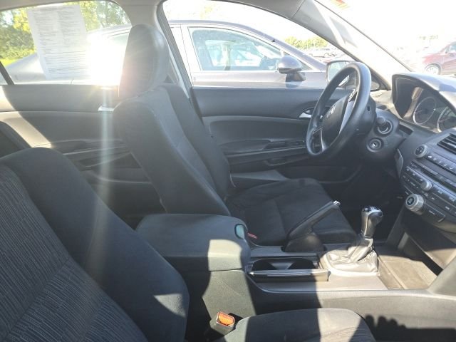 Used 2011 Gray Honda LX image 5