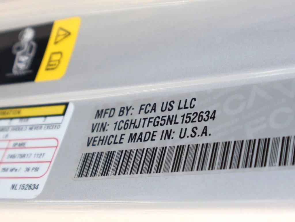 Used 2022 Silver Jeep Overland image 39
