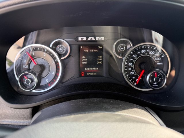 Used 2024 Billet Silver Metallic Clearcoat Ram Tradesman image 21