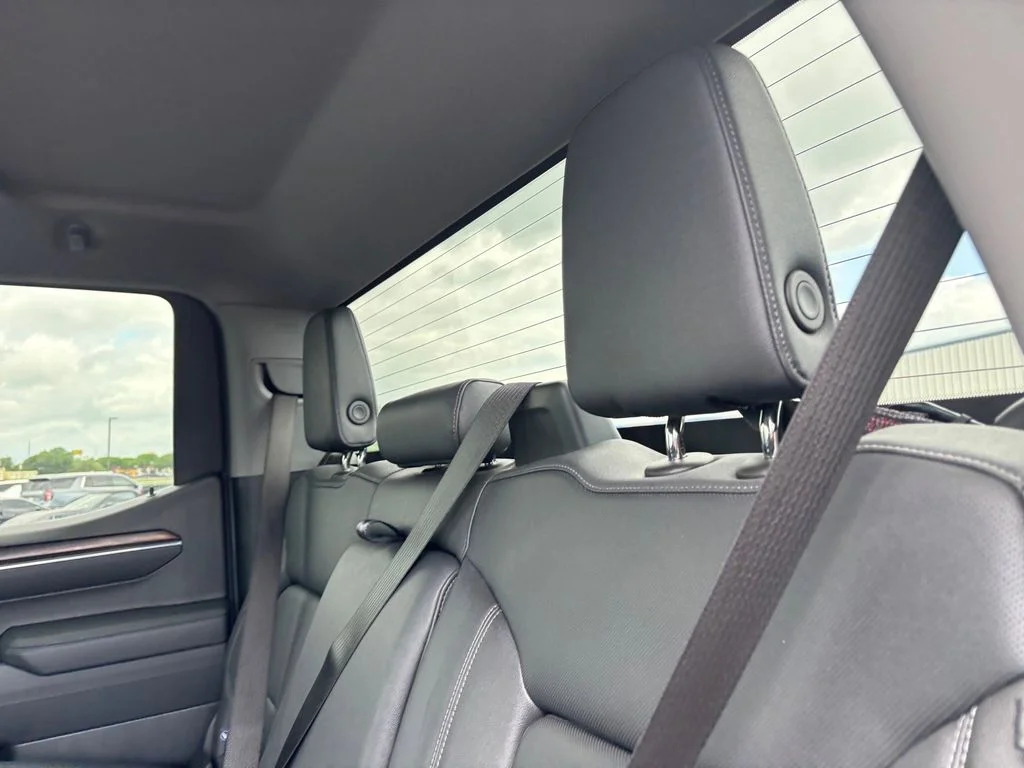 Used 2025 Black GMC SLT image 25