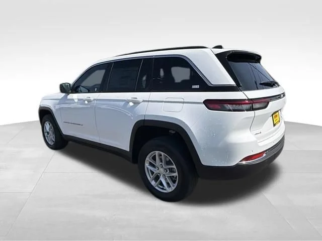 New 2026 Bright White Clearcoat Jeep Laredo image 5