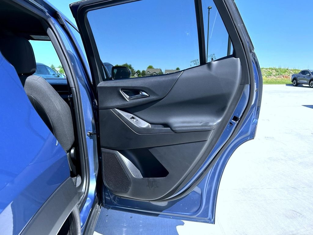 Used 2025 Blue Chevrolet LT image 18