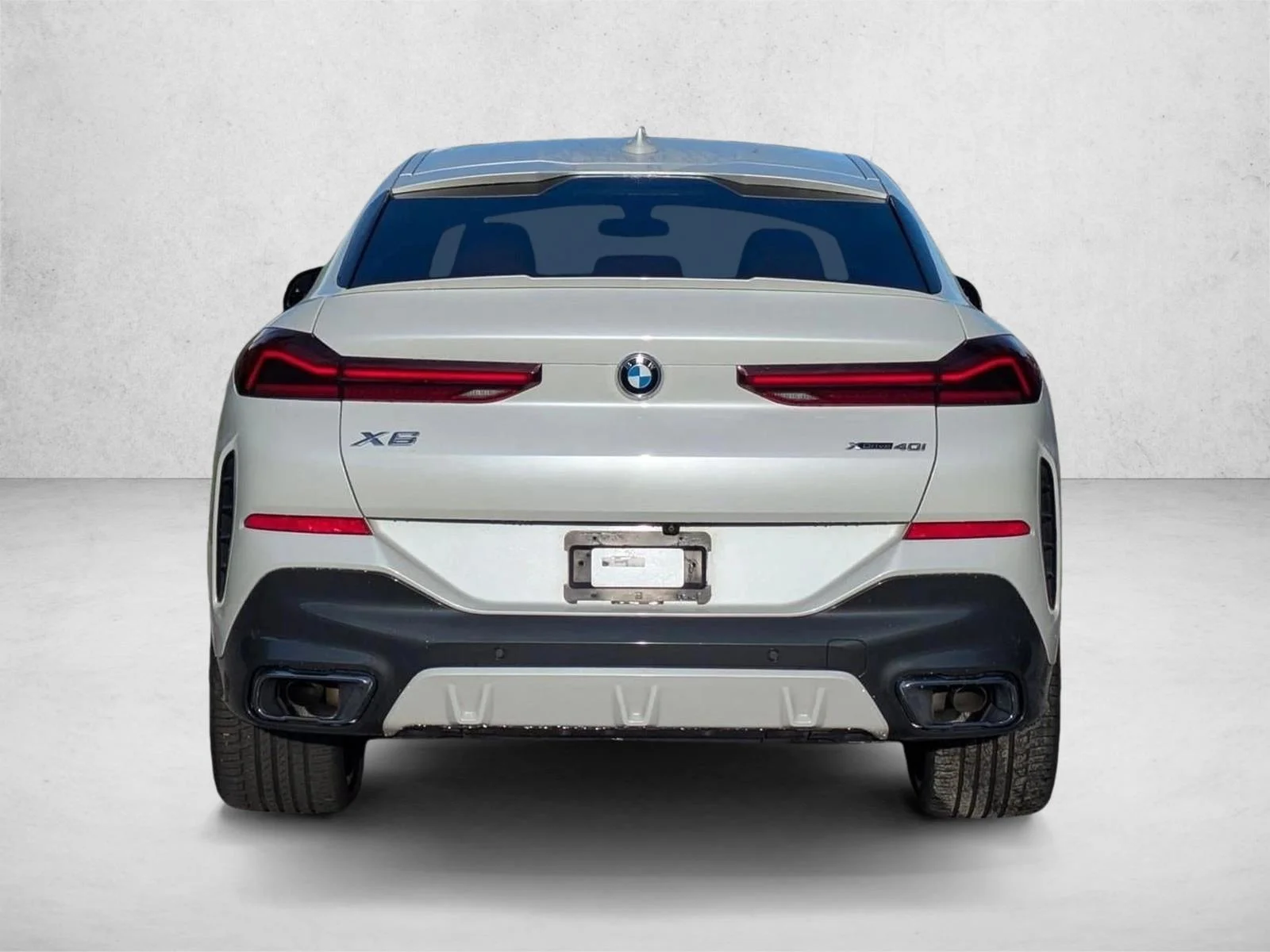 Used 2022 Mineral White Metallic BMW xDrive40i image 4