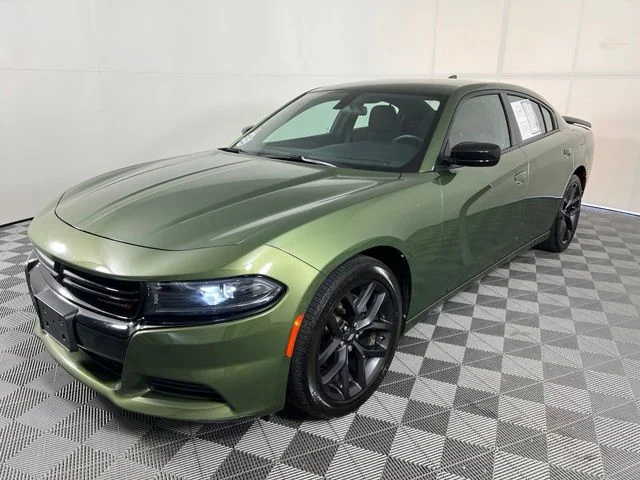 Used 2023 Green Dodge SXT image 3