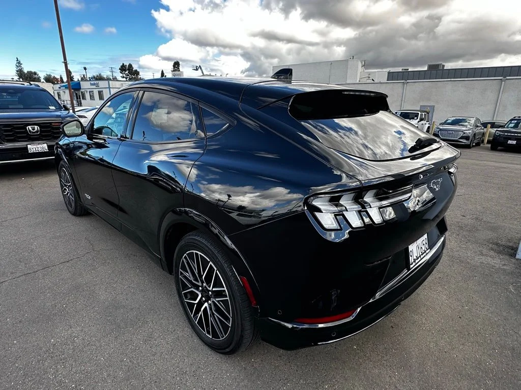 Used 2024 Black Ford Premium image 6