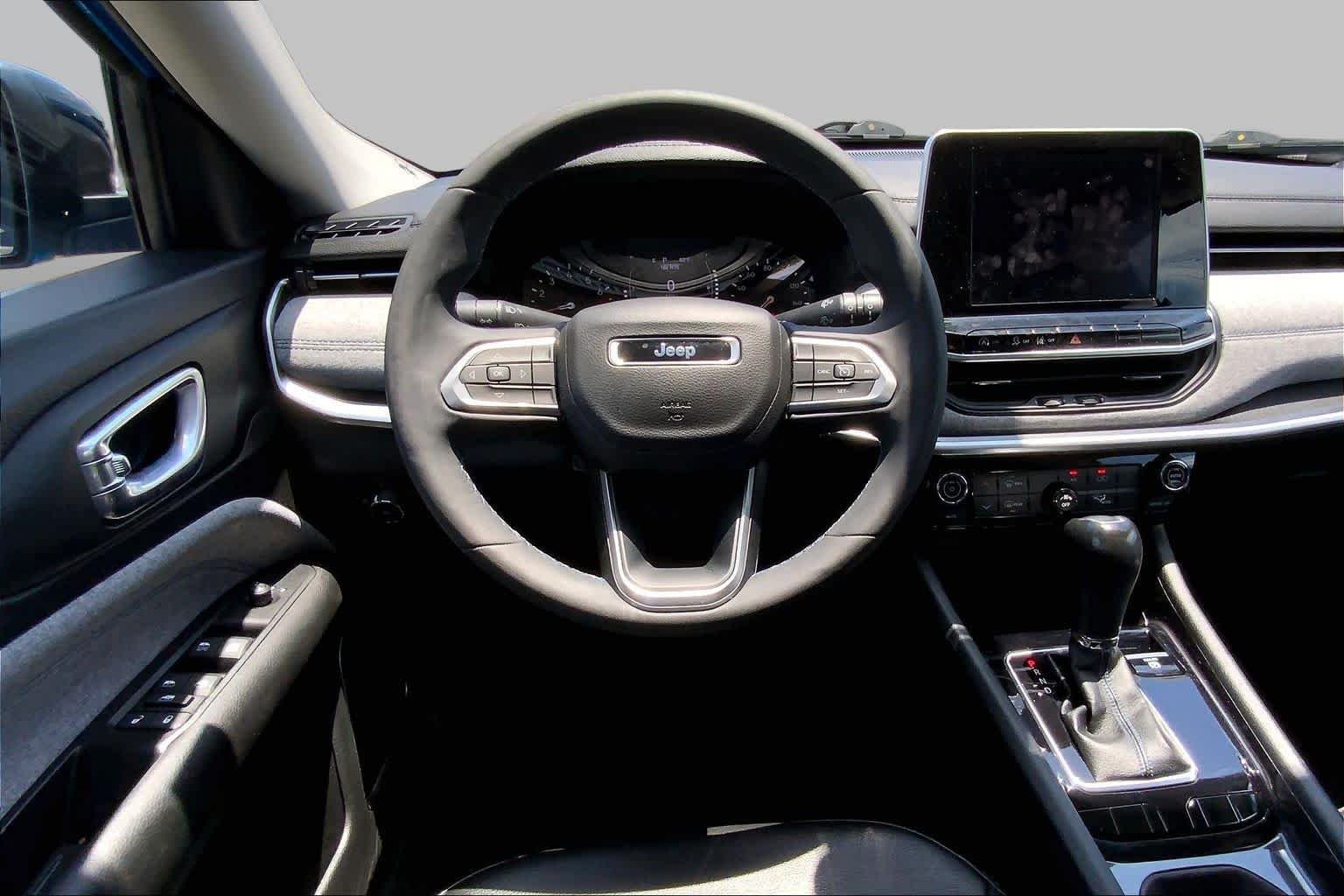 Used 2022 Laser Blue Pearlcoat Jeep Latitude image 6