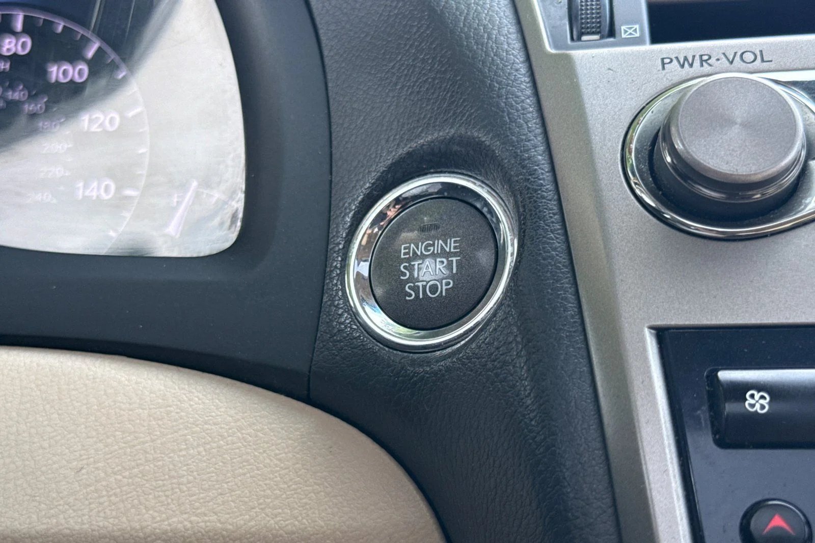 Used 2015 White Lexus 350 image 21