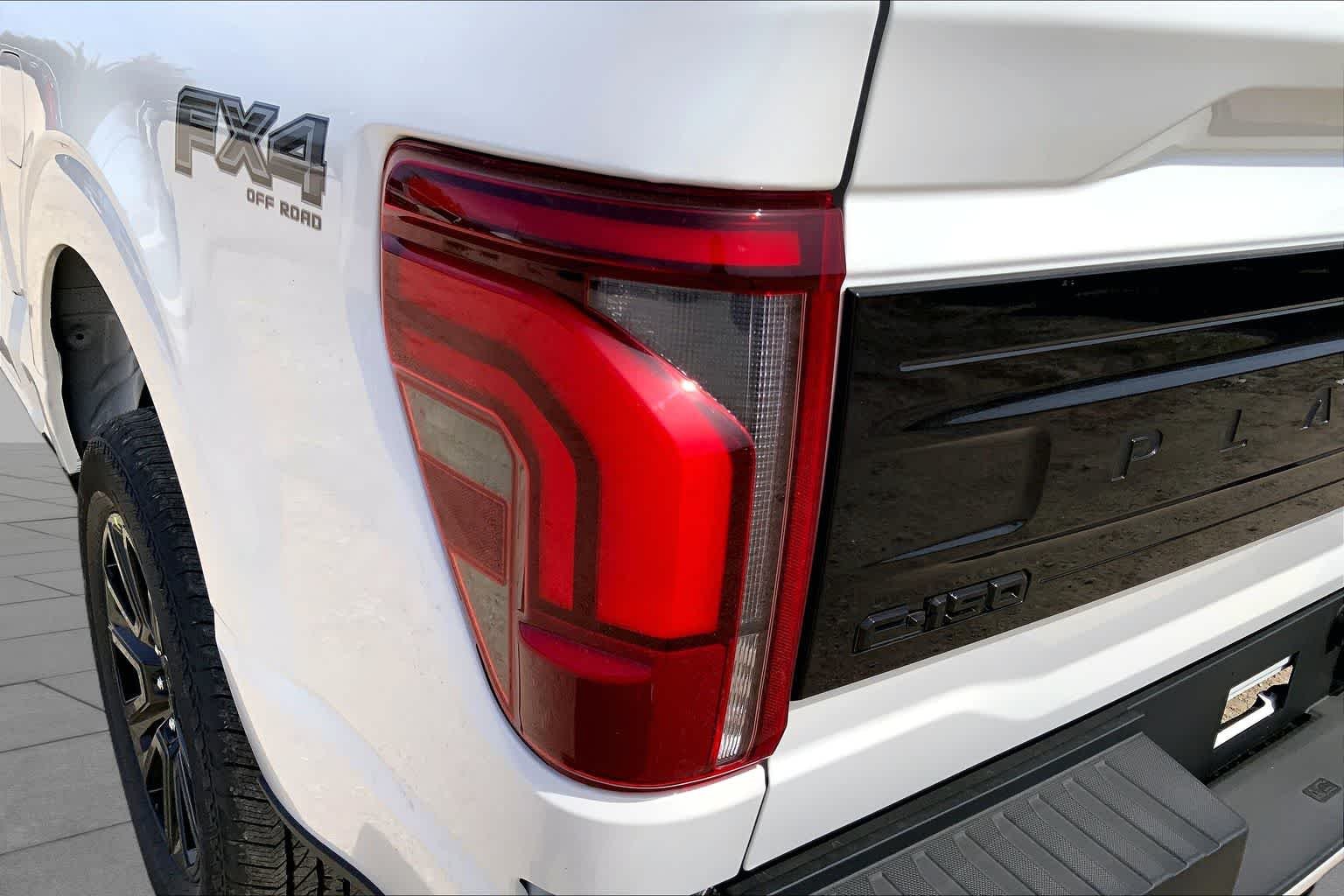 New 2026 Star White Metallic Tri-Coat Ford Platinum® image 12