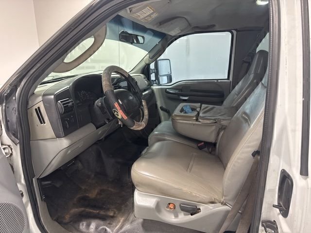 Used 2006 White Ford XL image 15
