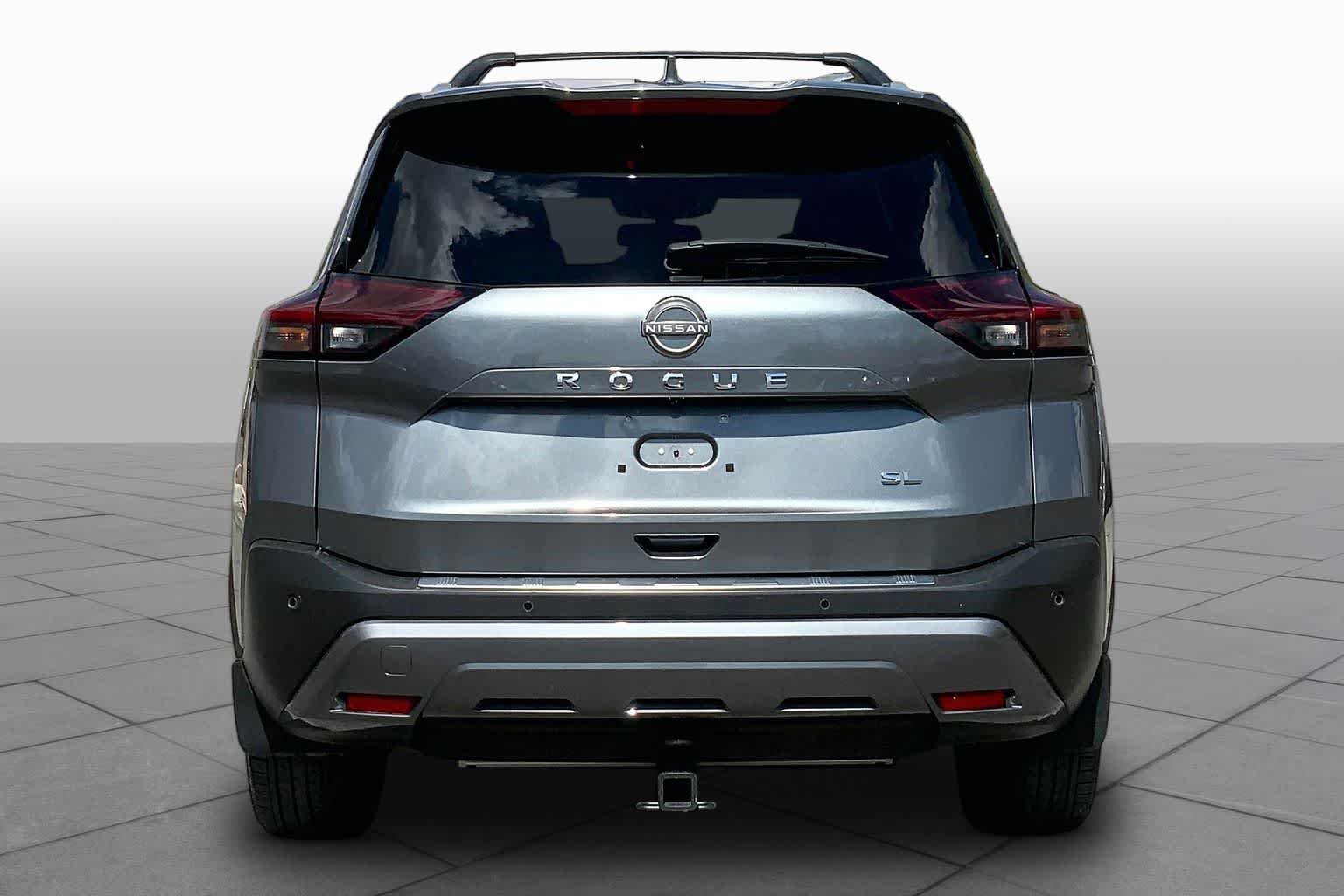 Used 2023 Gun Metallic Nissan SL image 5