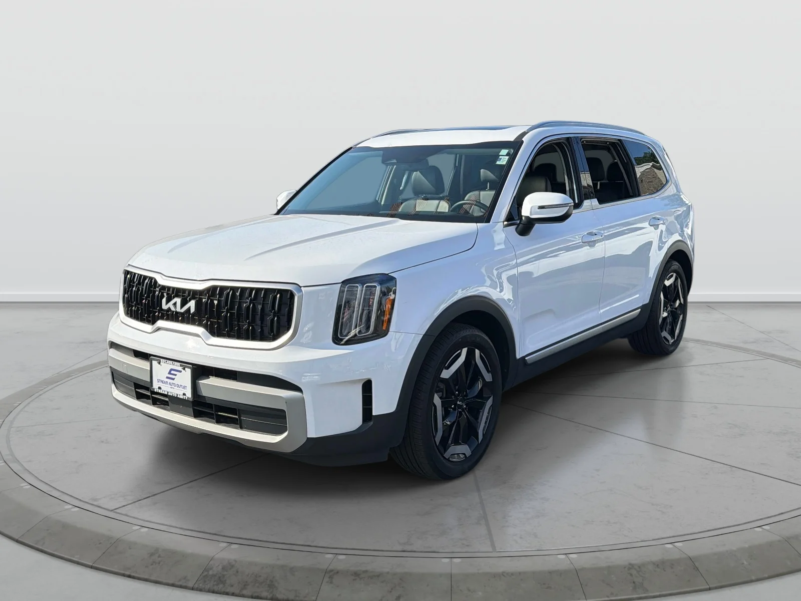 Used 2024 White Kia EX image 3