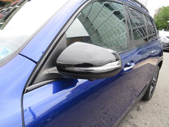 Used 2020 Galaxy Blue Metallic Mercedes-Benz GLB 250 image 19