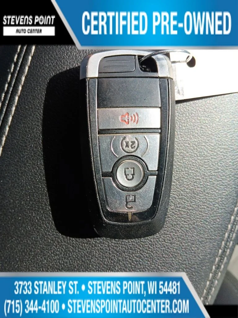 Used 2022 Red Metallic Ford SE image 27