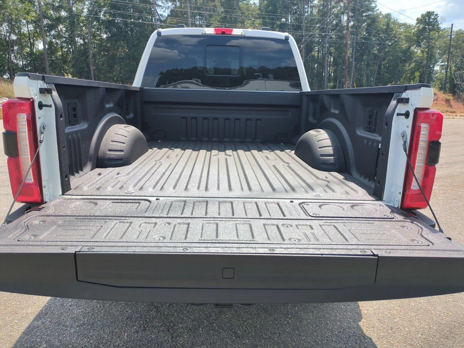 Used 2026 Oxford White Ford LARIAT image 29