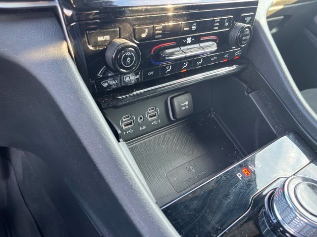 Used 2025 Black Jeep Altitude image 23
