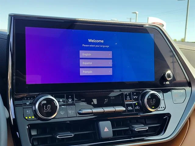 2023 Toyota Highlander Platinum - Photo 17