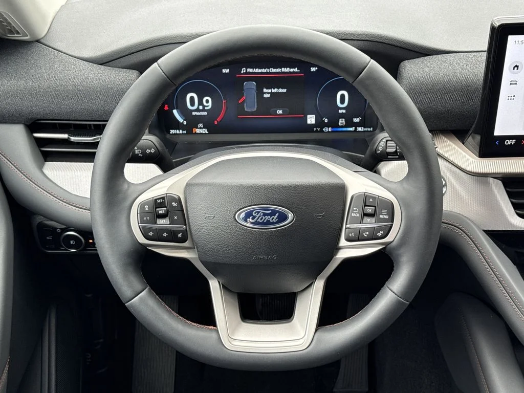 New 2026 Star White Metallic Tri-Coat Ford Active image 24
